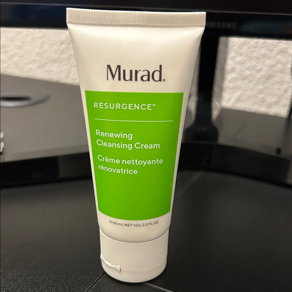 Murad Resurgence Renewing Cleansing Cream - Picture 2 of 3